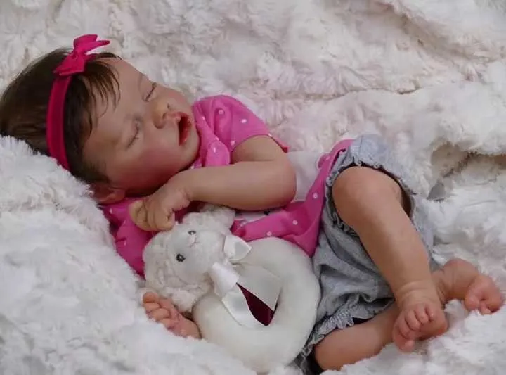 دمية طفلة-baby doll