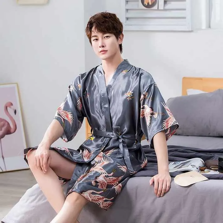 ملابس نوم كيمونو مطبوعة من SAMWESTART ، . SAMWESTART Printed Kimono Sleepwear, Men's Satin